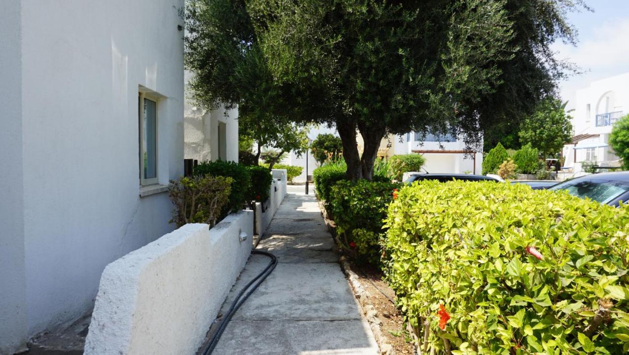 Gardens, Near Apartment